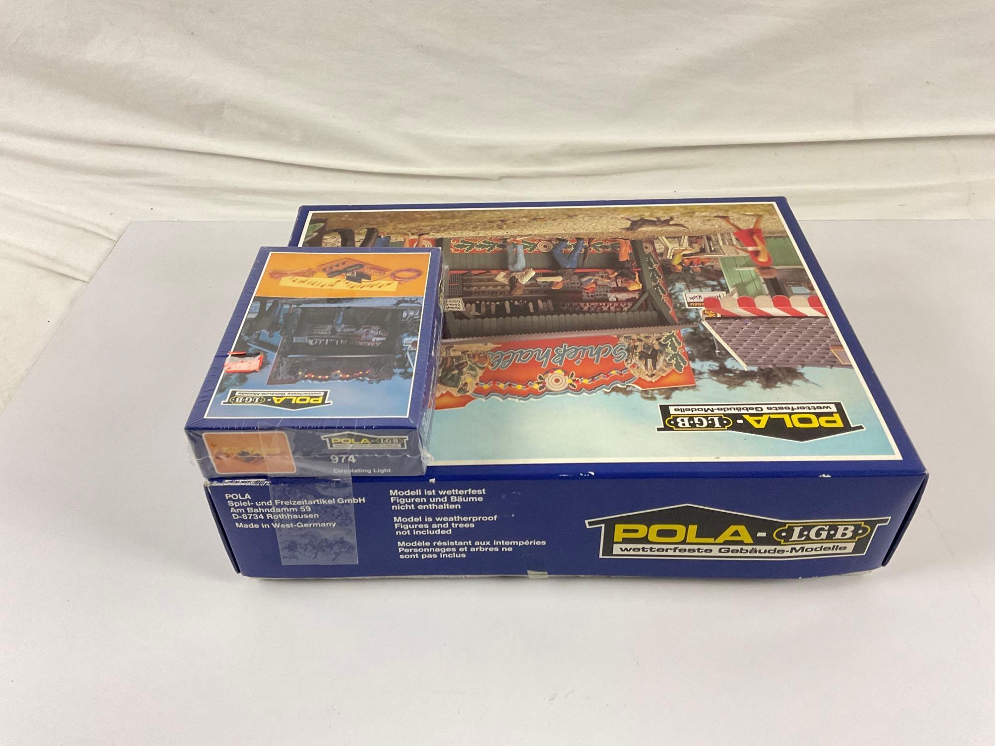 Pola P996 Harry's Shooting Gallery Model Kit and P974 light kit for shooting gallery