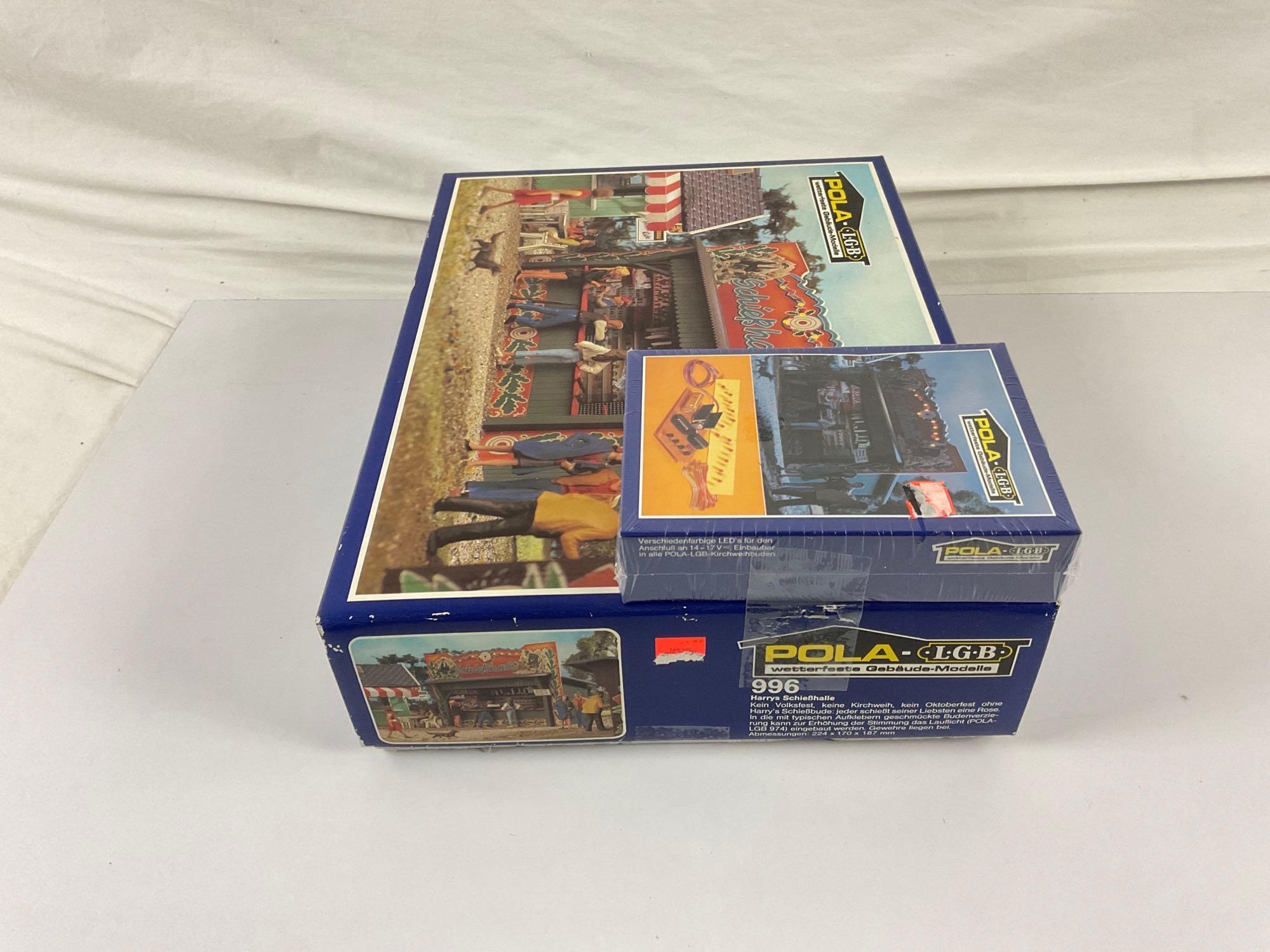 Pola P996 Harry's Shooting Gallery Model Kit and P974 light kit for shooting gallery