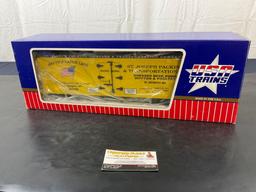 USA TRAINS R-16168 St. Joseph Packing Company Refrigerator Boxcar G-Scale Model