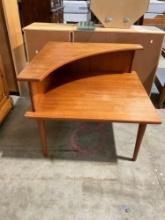 Mid century maple 2-tiered corner end table w/ pin legs - Fair to good condition - Well built