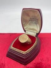 Vintage art deco 10k gold signet/class ring with monogrammed front, clipped band - 10.97 grams