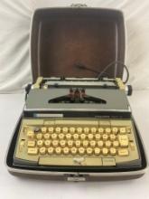 Vintage Penncrest Concord PCR-10 Electric Typewriter w/ Carrying Case. Tested, works. See pics.