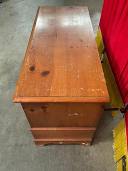 Vintage Lane Red Cedar Moth Proof Hope Chest w/ Drawer. Measures 43.5" x 28" See pics.