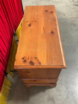 Vintage Lane Red Cedar Moth Proof Hope Chest w/ Drawer. Measures 43.5" x 28" See pics.