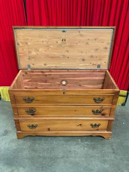 Vintage Lane Red Cedar Moth Proof Hope Chest w/ Drawer. Measures 43.5" x 28" See pics.