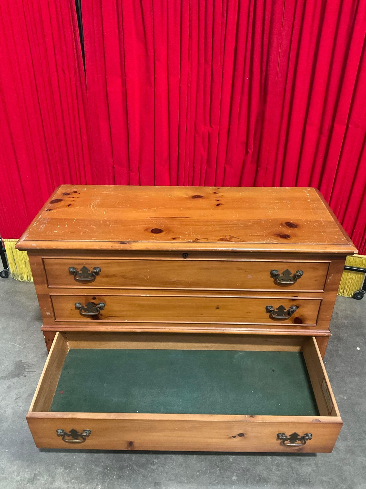 Vintage Lane Red Cedar Moth Proof Hope Chest w/ Drawer. Measures 43.5" x 28" See pics.