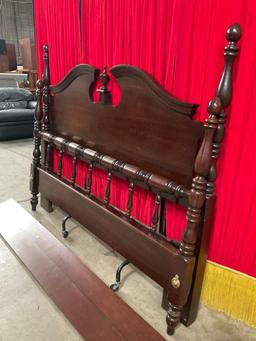 Vintage Kinkaid Furniture Co. Wooden Colonial Style Queen Bed Frame. See pics.