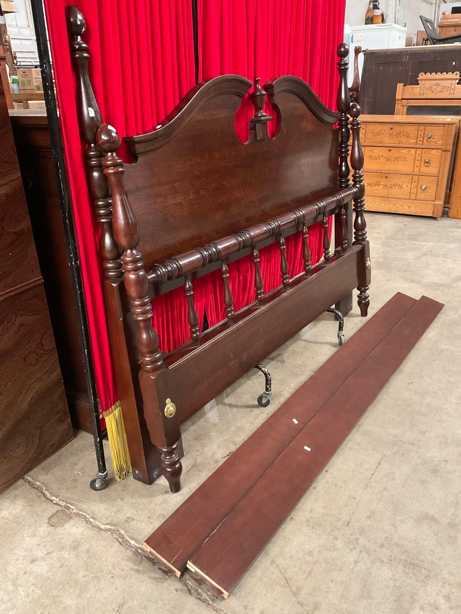 Vintage Kinkaid Furniture Co. Wooden Colonial Style Queen Bed Frame. See pics.