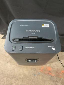 Royal 18mc Microcut Paper Shredder with 18 Sheet Capacity - See pics