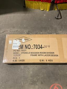 Like new In Box 3 Panel Wooden Room Divider in White - See pics