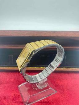 Seiko gold tone unisex wristwatch in good cond model 511388