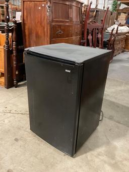 Small Kenmore Standing Refrigerator Model No. 564.9149510. Black. Tested, Working. See pics.