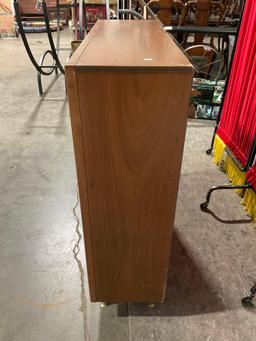 Vintage Mid-Century Modern Glass Fronted Wooden Cabinet w/ Sliding Doors & 3 Shelves. See pics.