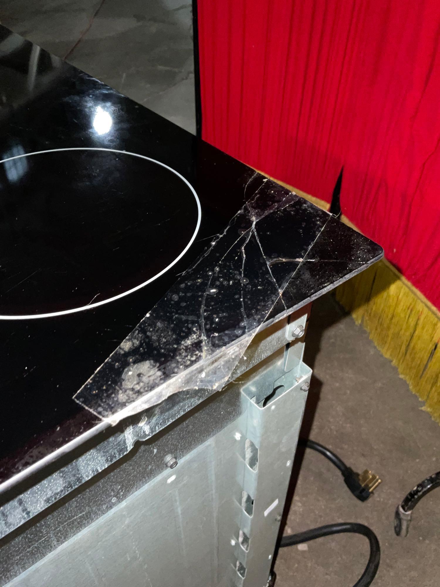 Sears Black Range Slide Drop Electric Oven/ Stovetop - Back Glass is Damaged - Still functional