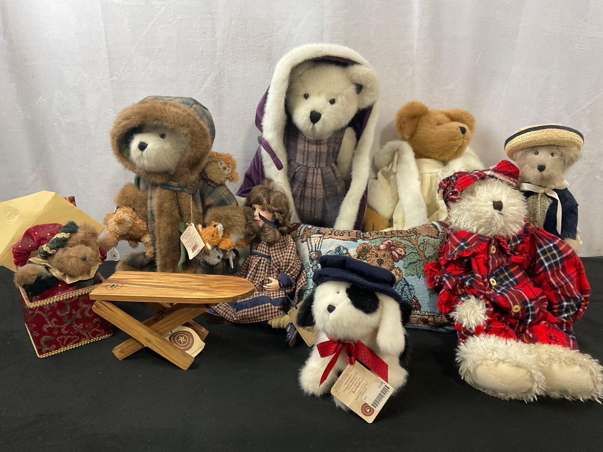 Collection of Boyds Bears, Fern Woodsbeary, Victoria Crystalfrost, Ophelia, Jack in the Box Bear