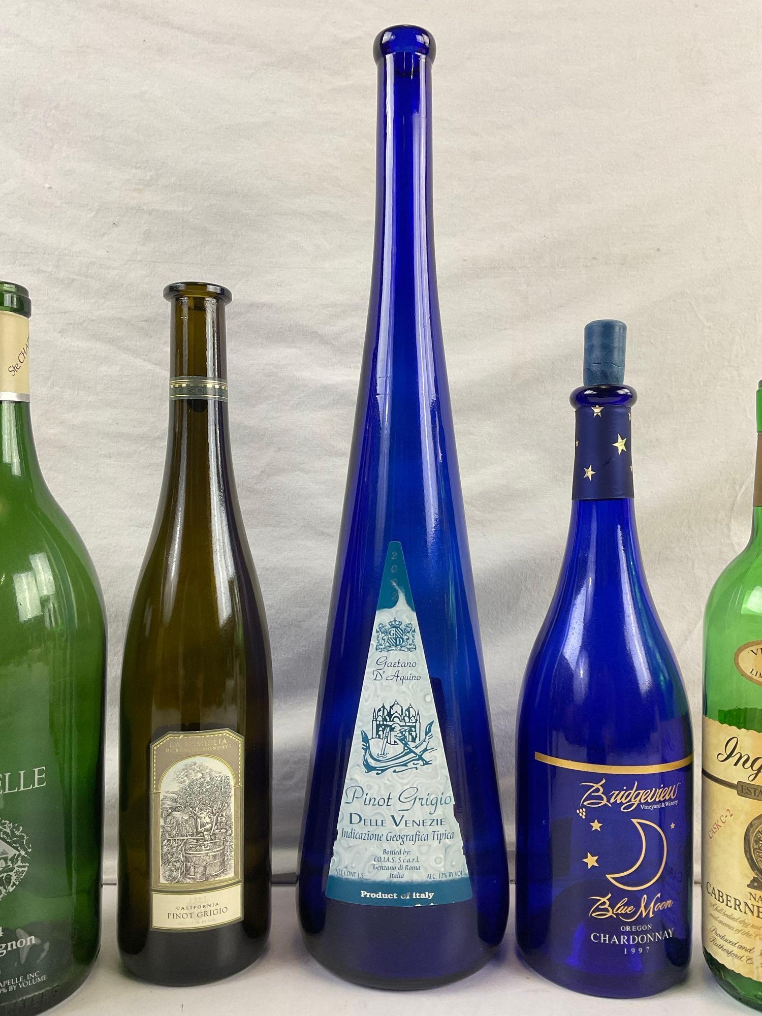 9 pcs Vintage Wine Bottle Collection. Inglenook Limited Cask Wines. Peconic Bay. See pics.