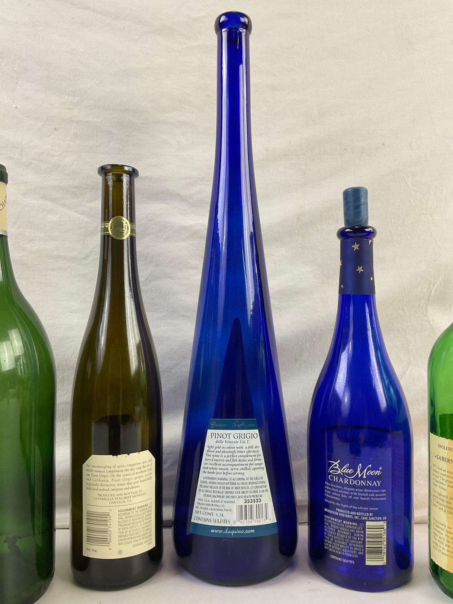 9 pcs Vintage Wine Bottle Collection. Inglenook Limited Cask Wines. Peconic Bay. See pics.