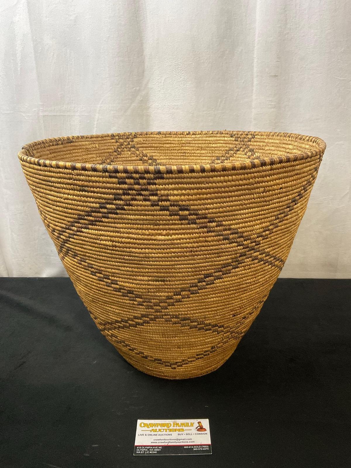 Vintage Native American Made Coiled Corn Woven Basket w/ Diagonal Pattern