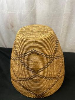 Vintage Native American Made Coiled Corn Woven Basket w/ Diagonal Pattern