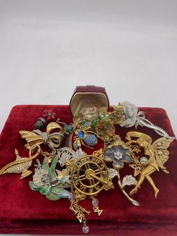 Sterling enamel flower pin w. 8 brooches/pins - 4x Kirk folly, 2x Nolan Miller & 2x Joan Rivers