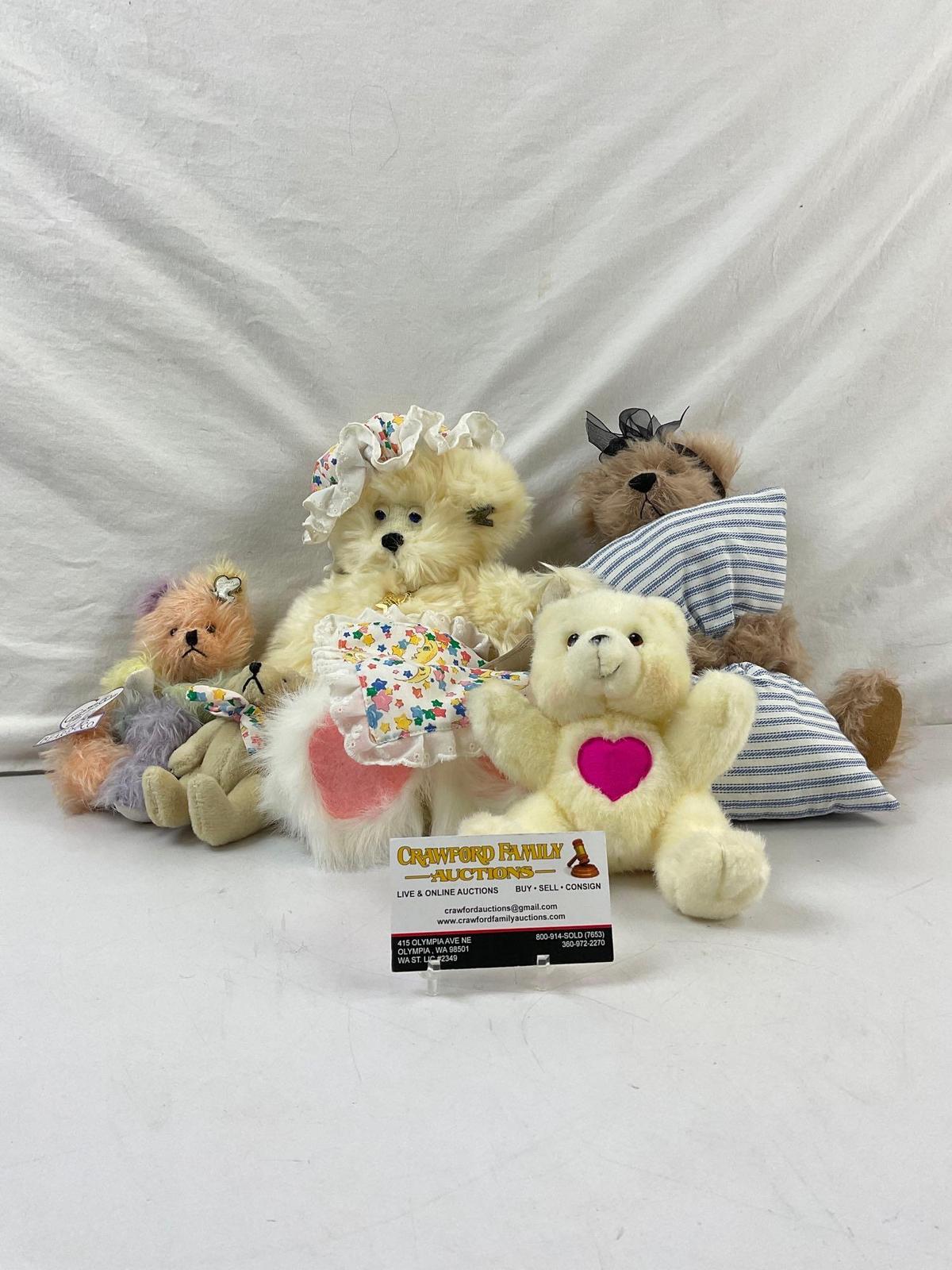 4 pcs Vintage Assorted Stuffed Bears. 2 pcs Annette Funicello Collectible Bear Co. See pics.