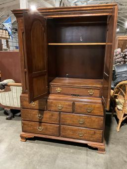 Vintage Drexel Wooden Cabinet Dresser w/ 8 Drawers, 3 Cupboards & 4 Shelves. See pics.