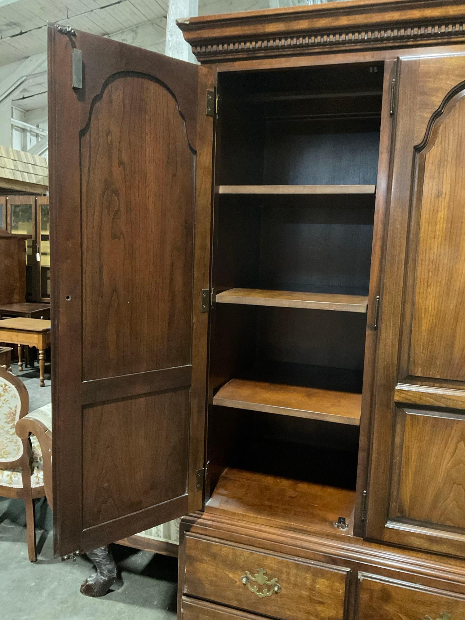 Vintage Drexel Wooden Cabinet Dresser w/ 8 Drawers, 3 Cupboards & 4 Shelves. See pics.