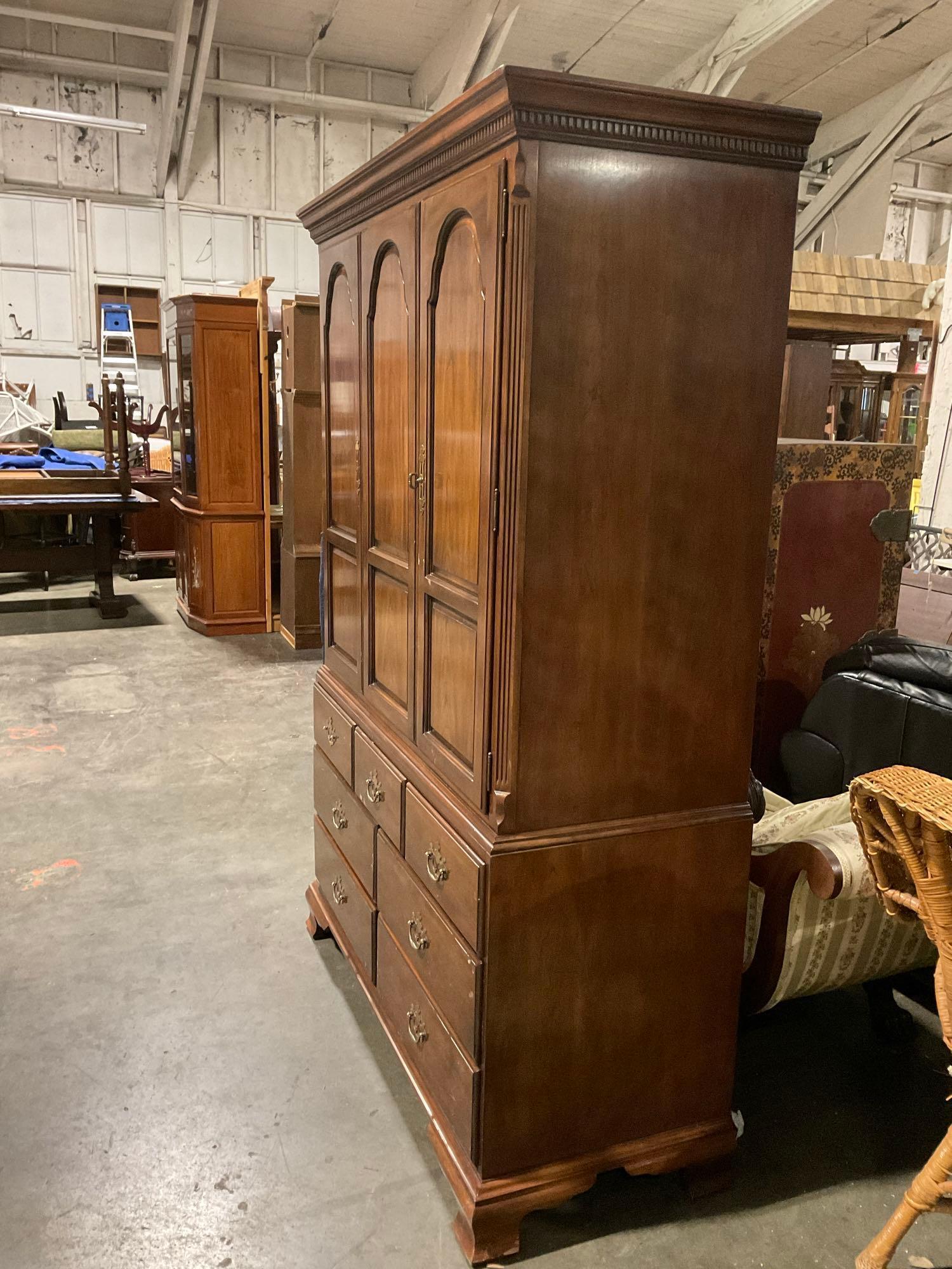 Vintage Drexel Wooden Cabinet Dresser w/ 8 Drawers, 3 Cupboards & 4 Shelves. See pics.