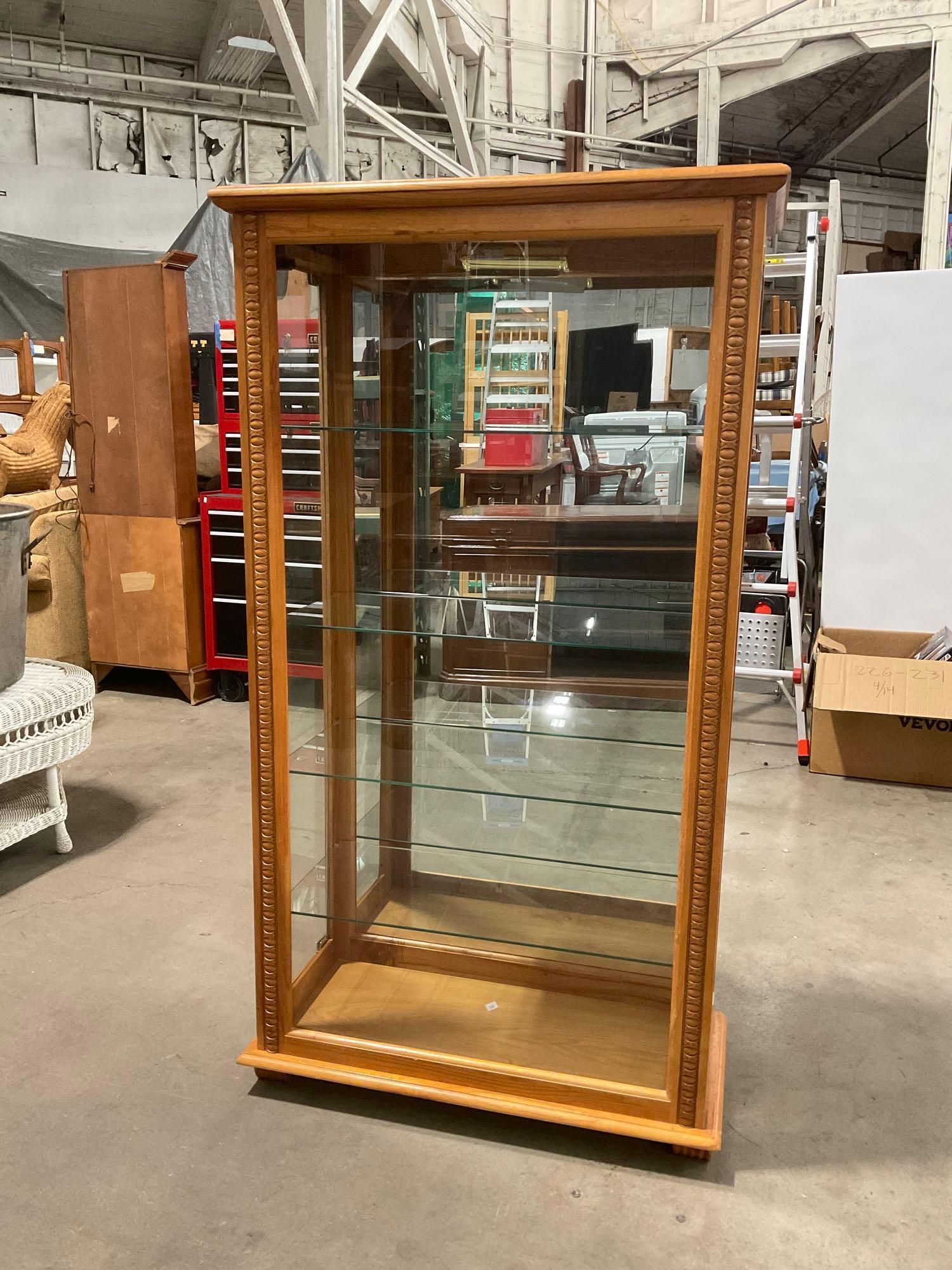 Vintage Illuminated Wooden Glass Fronted Display Cabinet w/ 4 Glass Shelves. Tested, Works. See