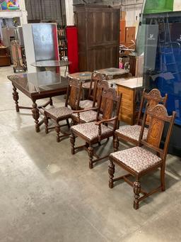 Antique / Vintage Wooden Dining Table w/ 2 Hideaway Leaves & 6 Chairs. Measures 60" x 31" See pics.