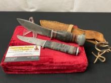 Pair of Vintage Remington Fixed Blade Knives, RH32 & RH84, 1x leather sheath