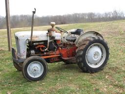 1959 Ford Model 661 Tractor