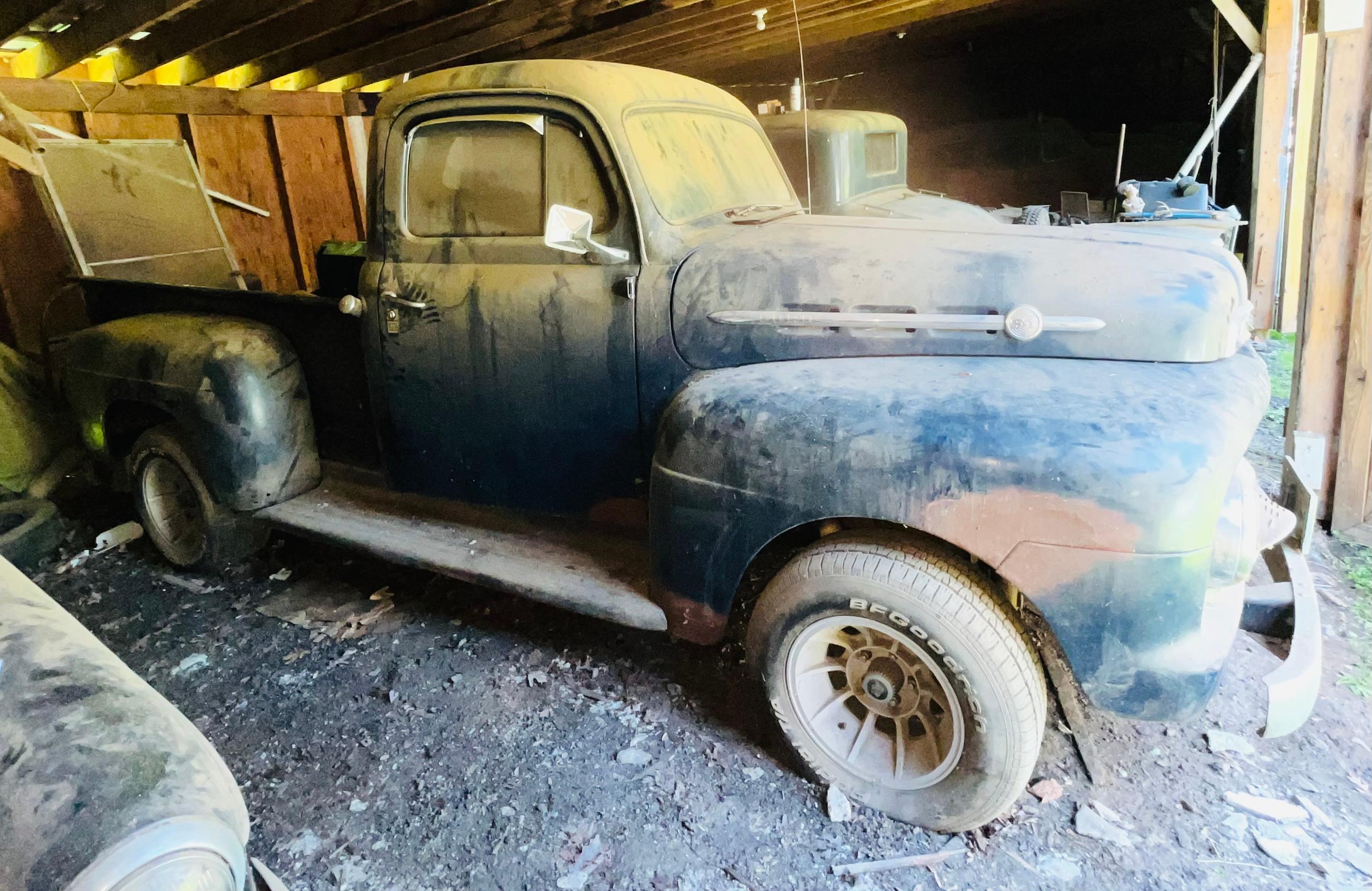 1952 Ford F-1 Pick Up Truck