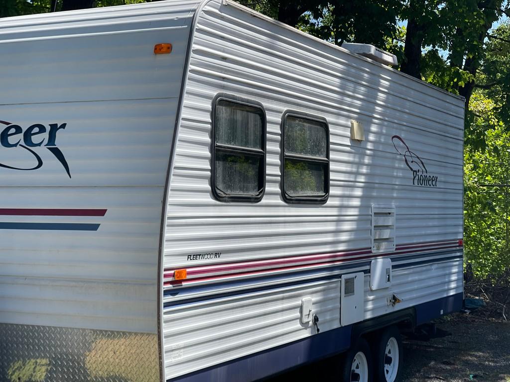 Pioneer Fleetwood Rv 18T6