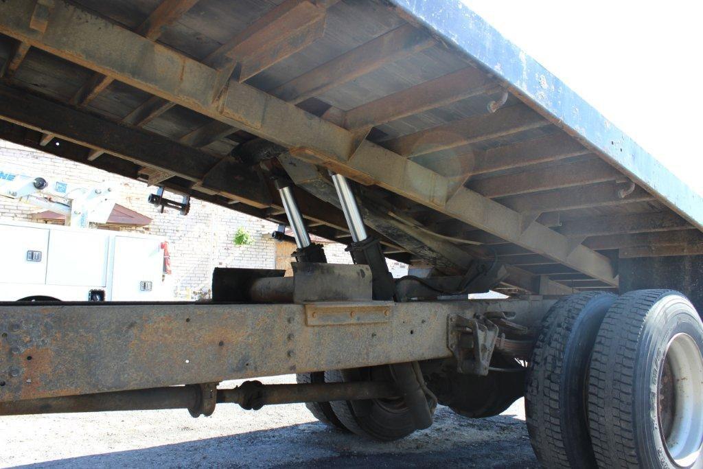 1998 INTERNATIONAL 4700 4 X 2 FLATBED, INT'L DT466E DIESEL ENGINE, SPICER 5 SPD TRANSMISSION, FRONT