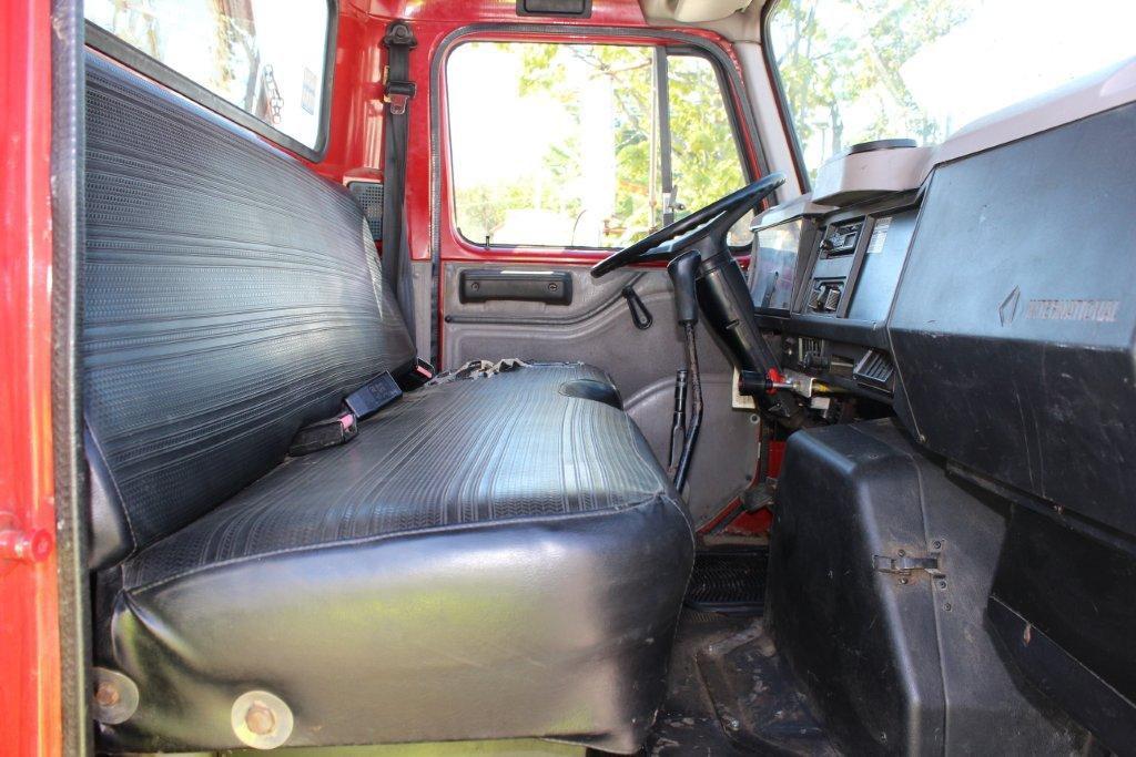 1998 INTERNATIONAL 4700 4 X 2 FLATBED, INT'L DT466E DIESEL ENGINE, SPICER 5 SPD TRANSMISSION, FRONT