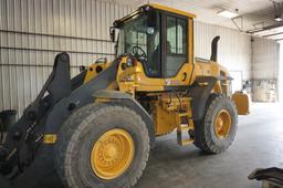 Volvo L90G Rubber Tire Loader, 20.5R X 25 Tires, JRB Hyd Quick Attach, EROPS, A/C, Music, Rear Camer