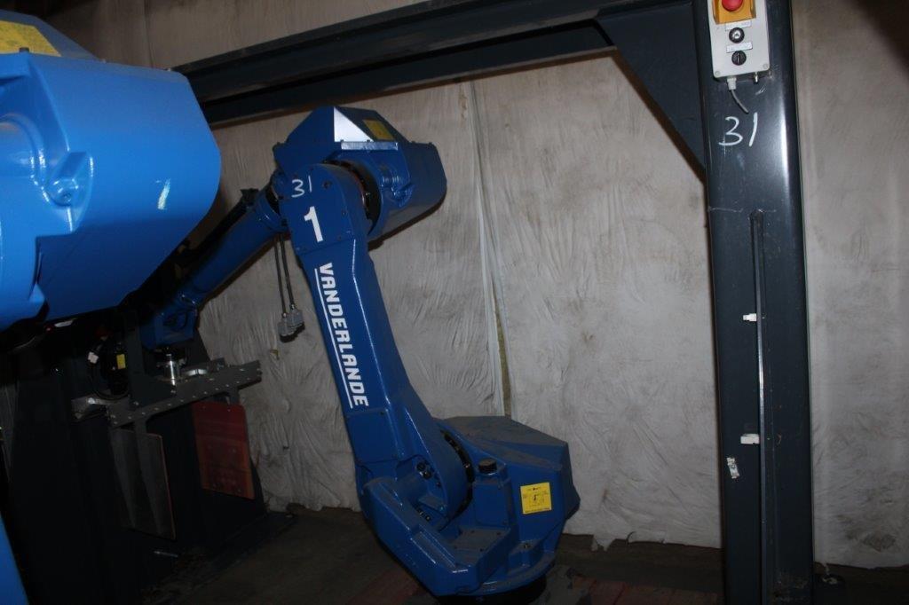 2015 FANUC ROBOT S/N E-82443 MDL M-710C/50 W/STAND NO CONTROLLER