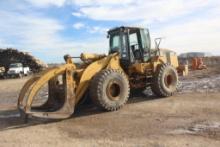 CAT 966G Wheel Loader w/ Pin on Log Grapple, Hrs are Unknown