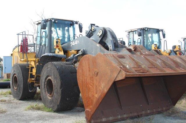 2014 John Deere 744K Wheel Loader