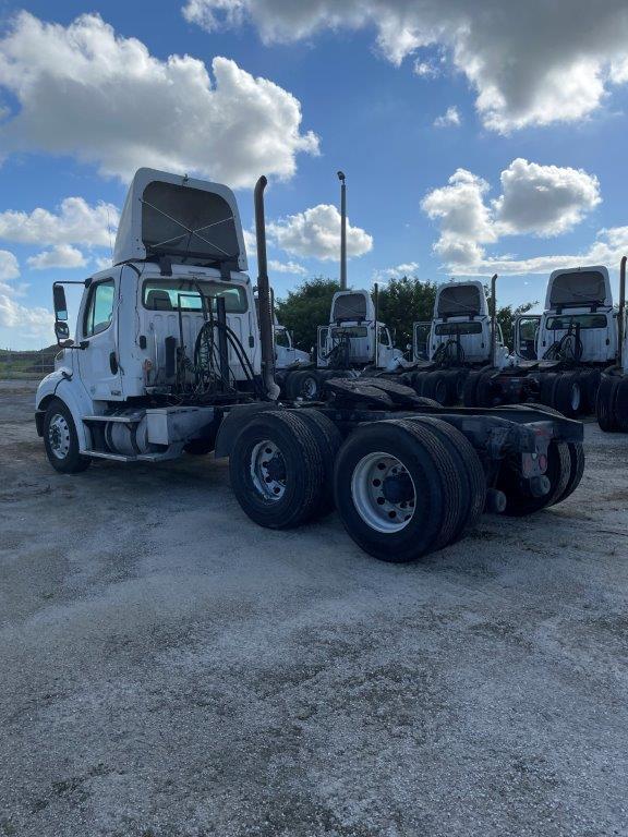 2014 Freightliner M2112