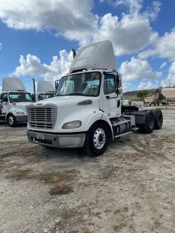 2014 Freightliner M2112 Road Tractor