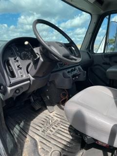 2014 Freightliner Road Tractor