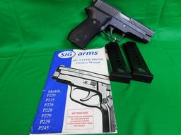 SIG SAUER P220 SEMI AUTO HANDGUN