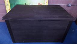 "KETER" LARGE OUTDOOR STORAGE CHEST