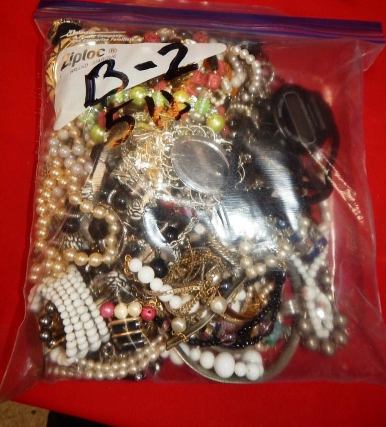 5 POUND BAG OF ASSORTED COSTUME JEWELRY