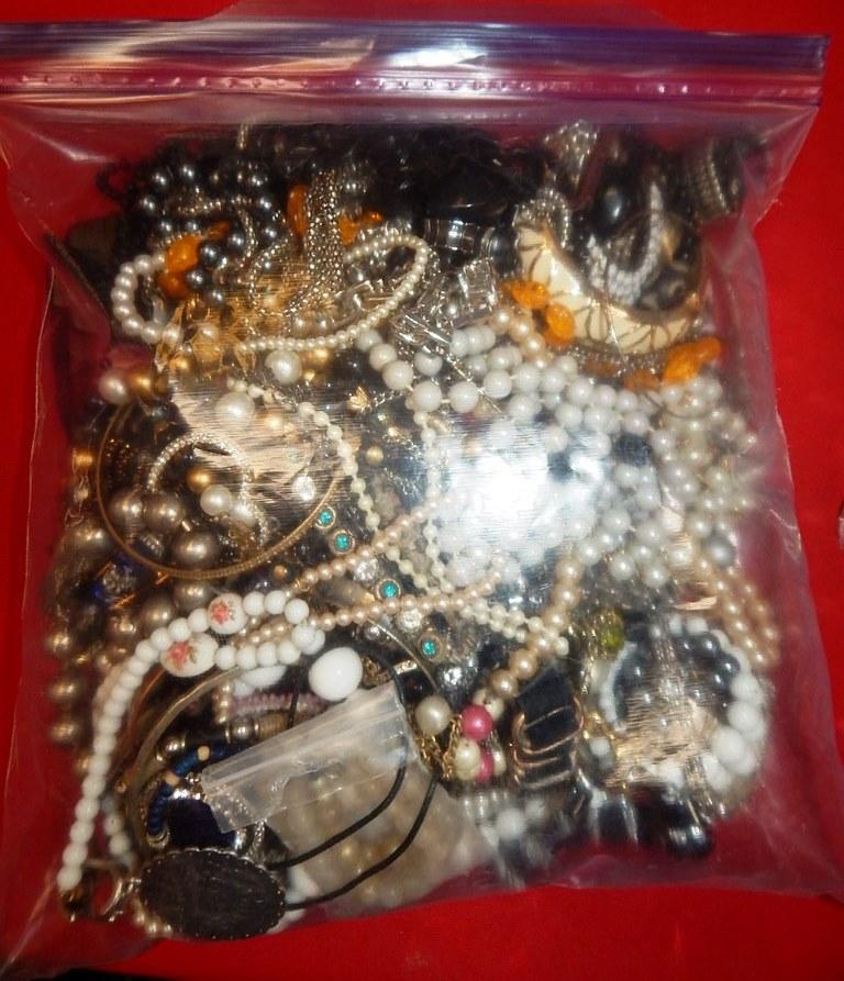 5 POUND BAG OF ASSORTED COSTUME JEWELRY