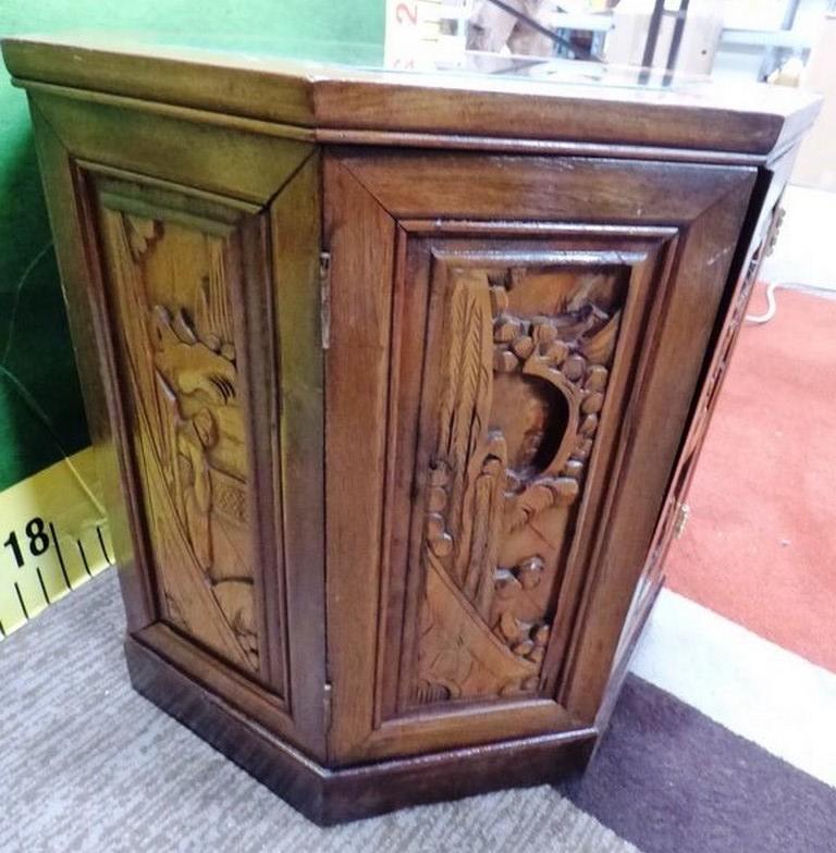 MASTERFULLY HANDCARVED END TABLE W/ GLASS TOP