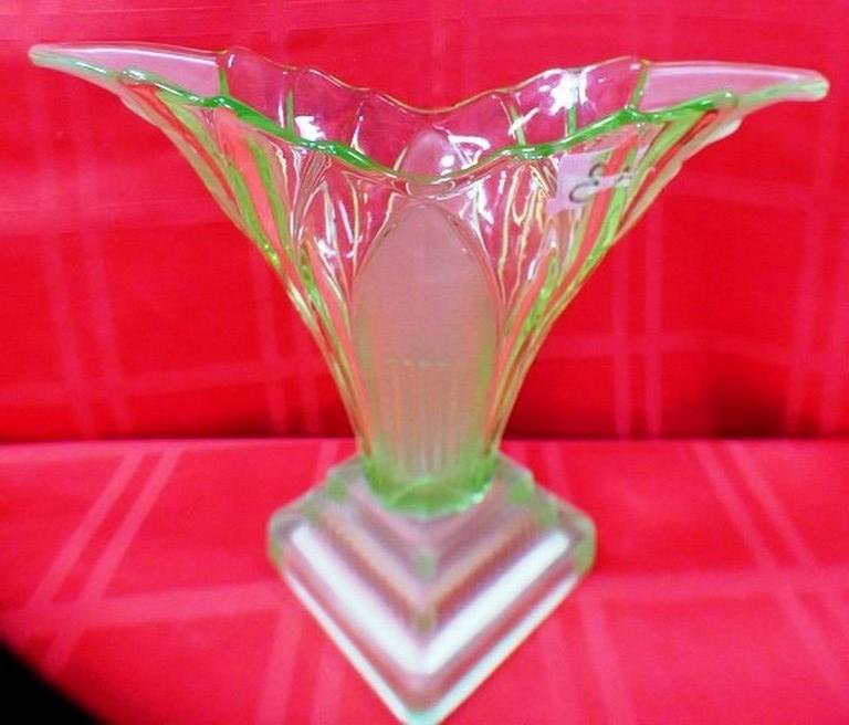 STUNNING LARGE VASELINE ART GLASS VASE