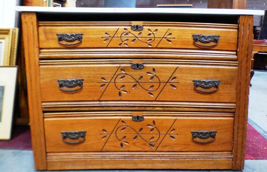 3 DRAWER ANTIQUE DRESSER CHEST